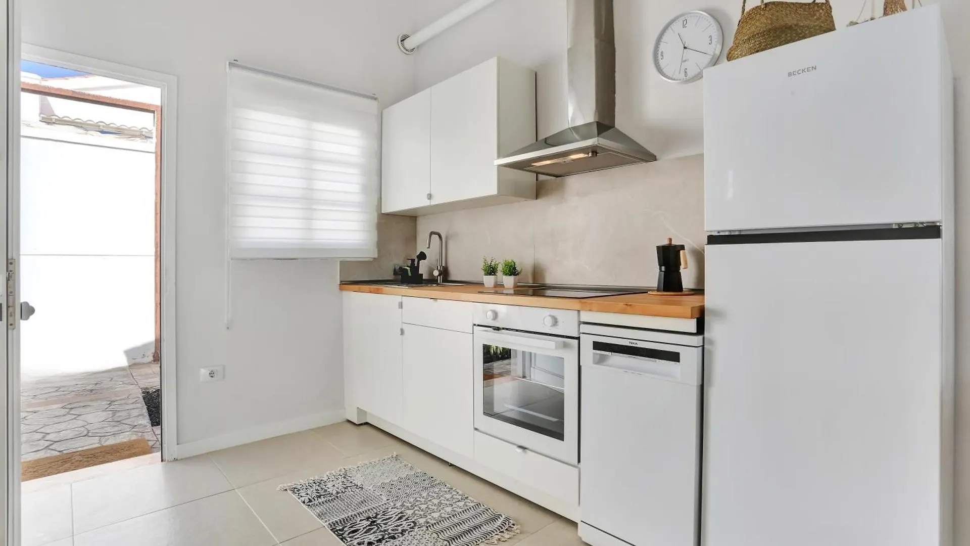 Recently Renovated, With Views, Barbecue And Outdoor Shower 科斯塔卡莱塔 0*,  西班牙